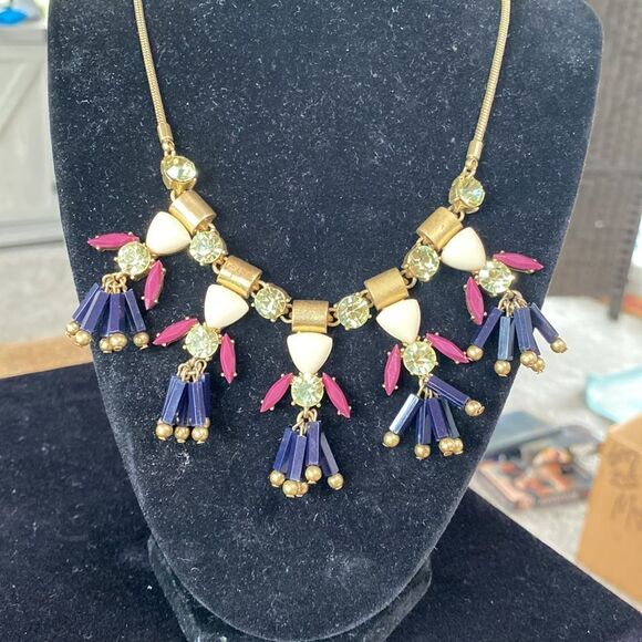 Ann Taylor Whimsical Statement Necklace Gold Tone Rhinestone People Children - Picture 4 of 6